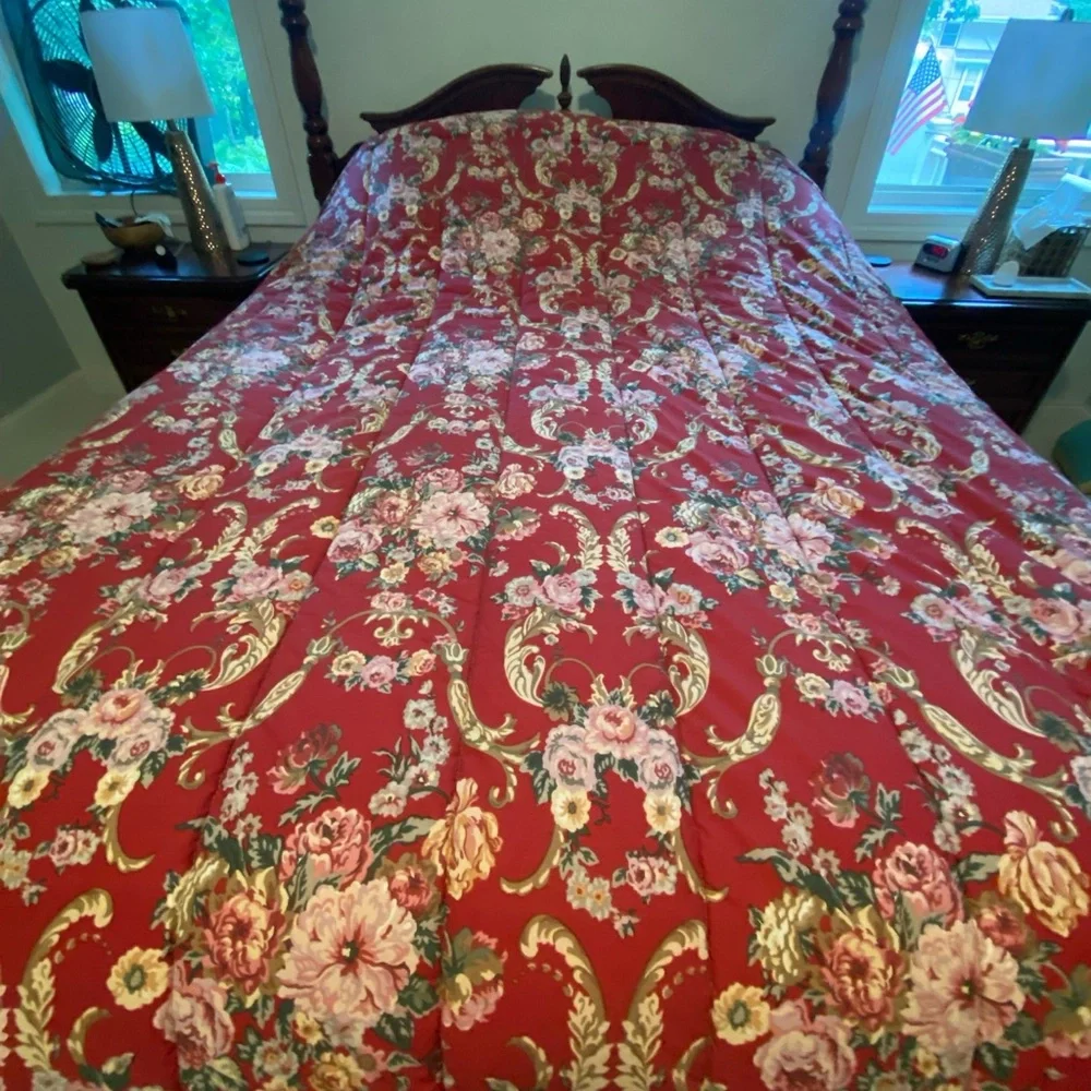 Ralph Lauren Marseilles Danielle red floral reversible comforter.  Estate item.